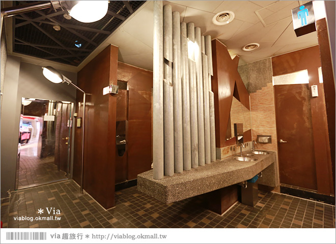 中友百貨》中友百貨廁所～主題風的廁所設計！選為全球十大精彩廁所！