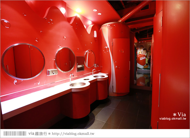 中友百貨》中友百貨廁所～主題風的廁所設計！選為全球十大精彩廁所！