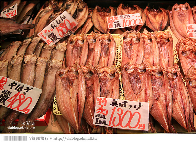 釧路必吃》釧路和商市場～旅人們必來！在魚市場裡品嚐自己親手挑選的「勝手丼」美味！