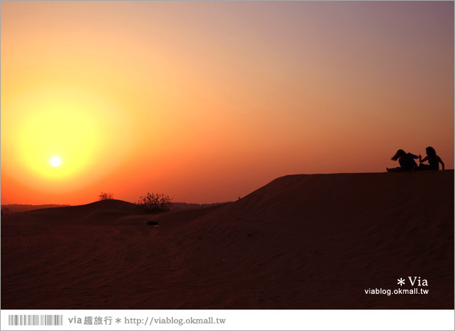 杜拜旅遊》杜拜旅遊行程～來去飆沙去！沙漠飆沙、騎駱駝、看夕陽、享用帳蓬晚餐！