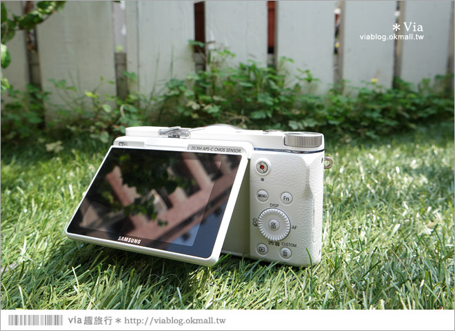 微單眼相機推薦》2015新上市～SAMSUNG NX3300‧女子旅人的白系微單眼‧輕鮮登場