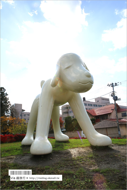 青森旅遊景點》吉野町綠地公園「A to Z Memorial Dog」～朝聖！奈良美智的弘前犬！