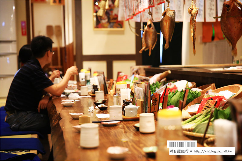 【台中日式料理】樂座爐端燒[崇德店]～木槳送餐好特別！濃郁日本風格的特色餐廳