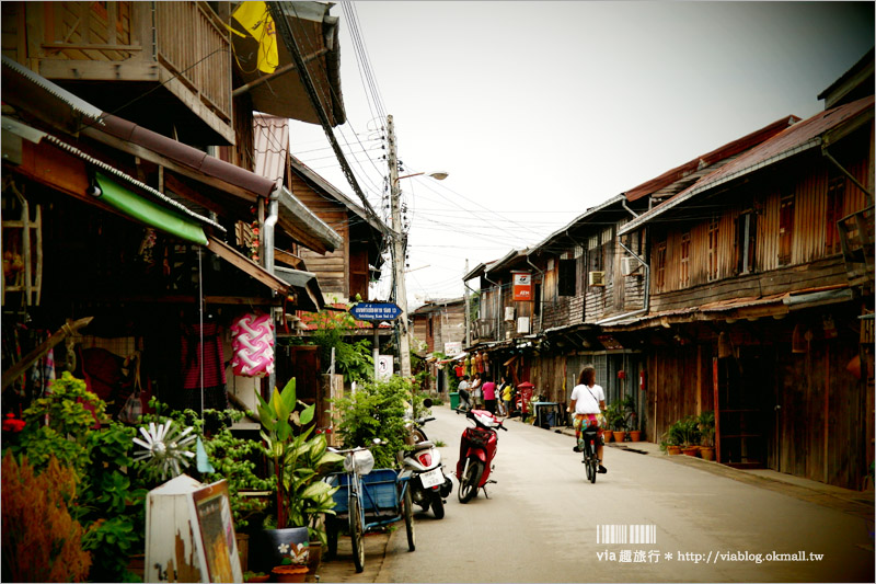泰國旅遊景點》清康小鎮(Chiang Khan)～懷舊風的木造小鎮，悠遊在舊時光裡的美好！早晨的和尚施齋體驗好新奇！