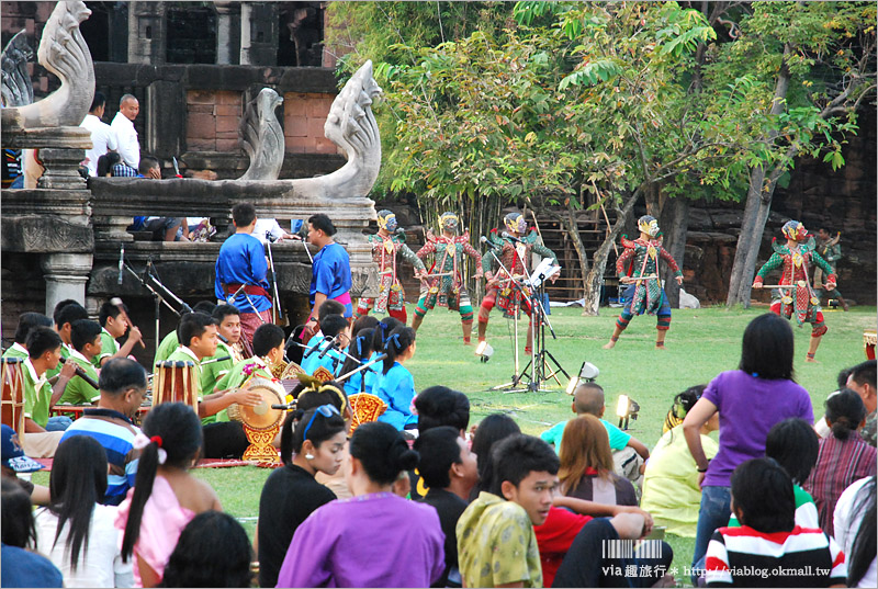 泰國旅行》碧邁文化節：古城聲光秀～超精彩！壯觀盛大的聲光煙火秀～絕對值得奔來欣賞！