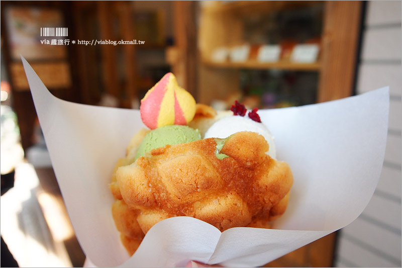 台中麵包店》柳川や｜日風麵包坊(已遷址)～柳川圈的散步小食，「義式冰淇淋菠蘿」嚐鮮去！