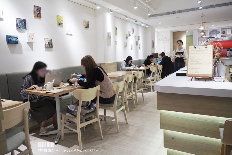 台北咖啡廳》喝什麼。KaPi～中山區的日式小清新風格咖啡館，女生們會愛上的店！愛心三明治太俏皮！