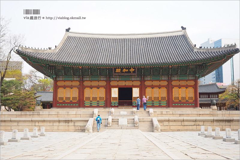 首爾景點推薦》德壽宮～充滿歷史的韓式宮殿，一旁的德壽宮石牆路更是美不勝收！