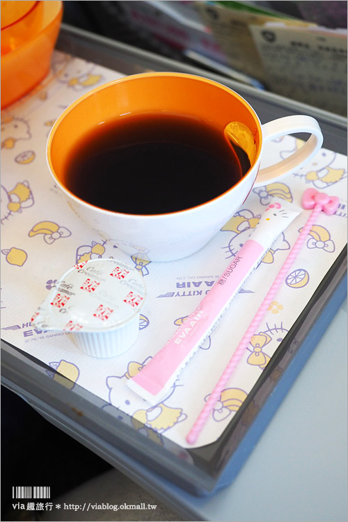 長榮Kitty機》長榮最新Kitty彩繪「友誼機」～每日往返大阪、沖繩！Via機上完全記錄篇！