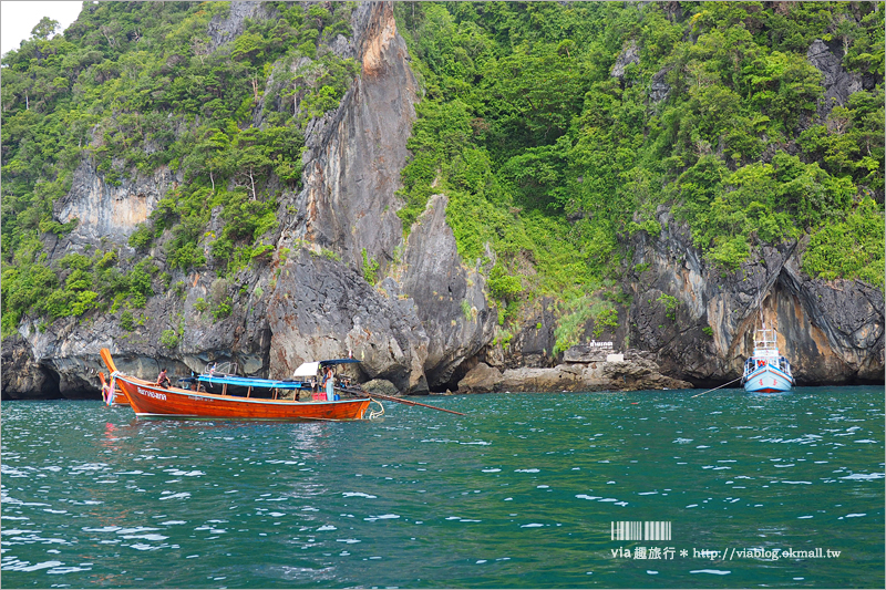 泰國自由行》蘭塔島一日遊行程～出海旅行！一天跳四島浮潛趣，秘境翡翠洞好驚豔！