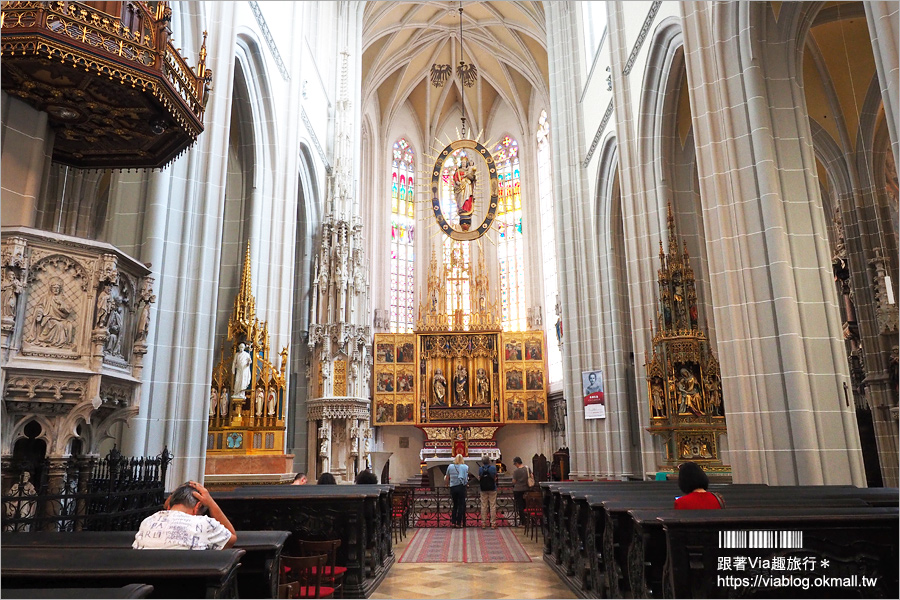 科希策景點》聖伊麗莎白主教座堂St.Elizabeth Cathedral～斯洛伐克最大教堂＋夜遊舊城區美景