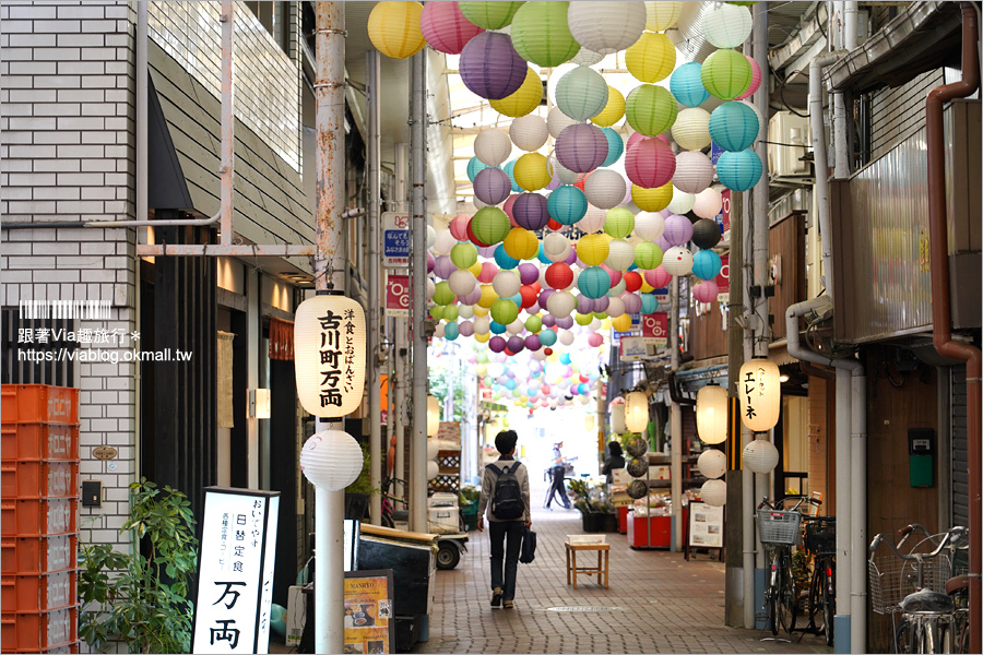 京都打卡景點》古川町商店街～七彩燈籠好繽紛～彩色糖果風的古樸風商店街打卡去！