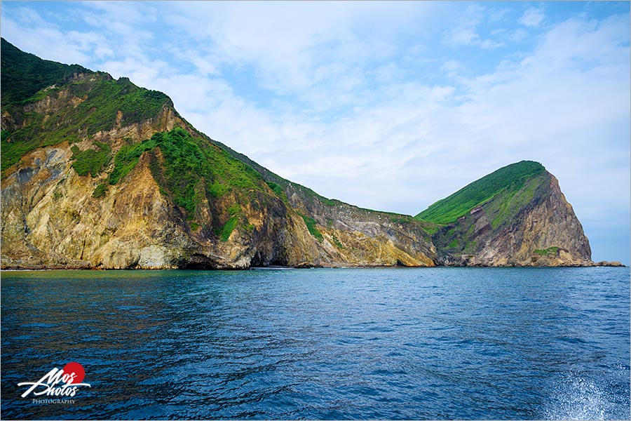 宜蘭龜山島》頭城龜山島半日遊～登島、繞島、追鯨豚，體驗自然生態與歷史巡禮，新鮮有趣又好玩～～