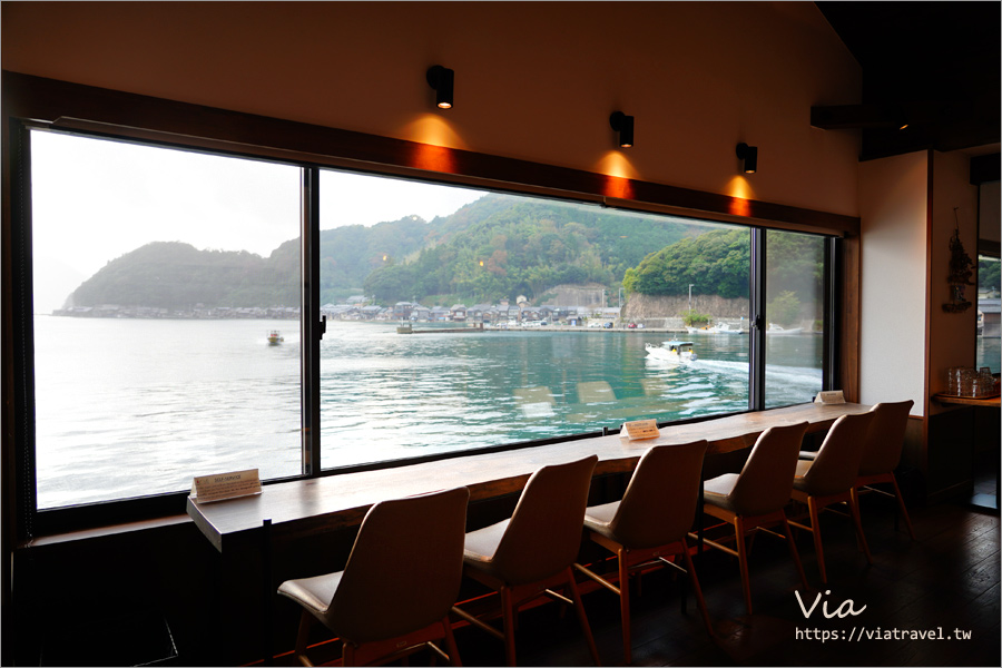 京都伊根舟屋》舟屋日和 INE cafe kyoto～盡收伊根無敵海景，漂在海上的人氣文青咖啡館！