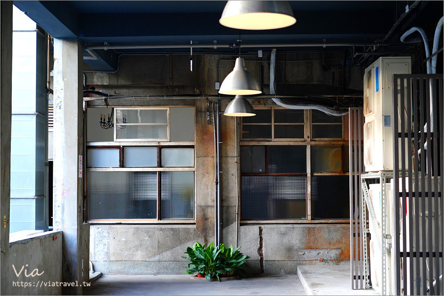 富興工廠1962》台中火車站景點～60年舊工廠重新活化，咖啡、美食、服飾進駐！