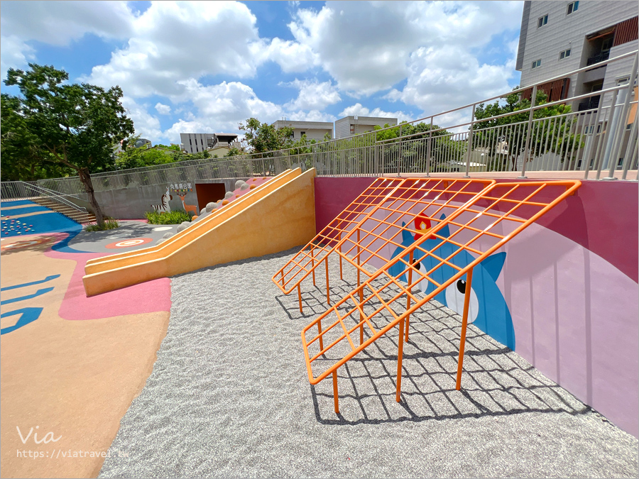 員林兔馬鹿公園》彰化最新親子公園報到～挑戰9.5公尺高勇氣塔，溜滑梯＆滑索孩子們玩翻了！