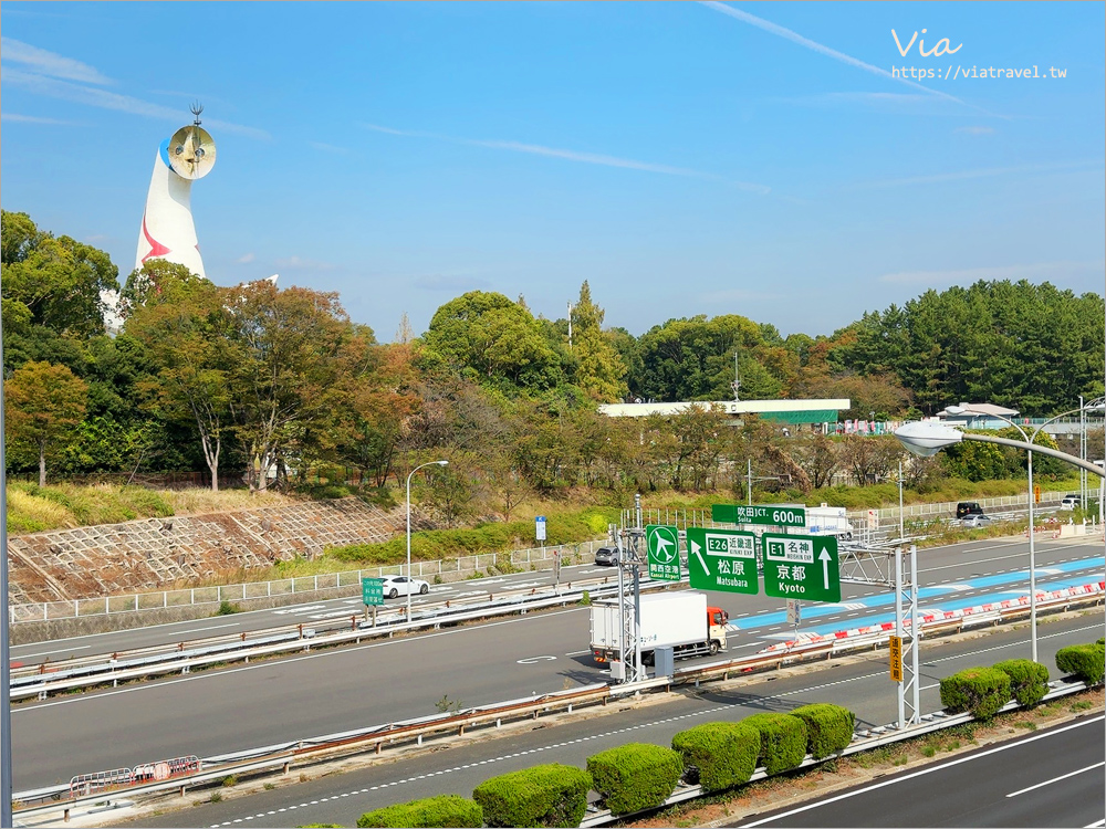大阪萬博紀念公園》大阪必去景點地標～太陽之塔！還有季節限定的火紅波波草美景一次收集！