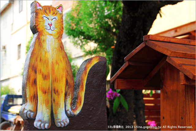 雲林旅遊景點》雲林貓彩繪村～頂溪社區屋頂上的貓《13遊記》