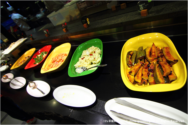 【台北吃到飽餐廳】果然匯蔬食餐廳．buffet吃到飽～餐桌上的美味旅行《13食記》