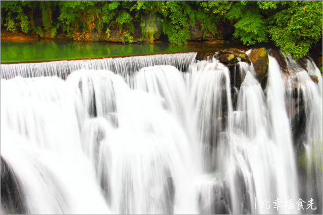 新北市熱門景點》平溪區「十分瀑布」全台最美～台版尼加拉瀑布《13遊記》