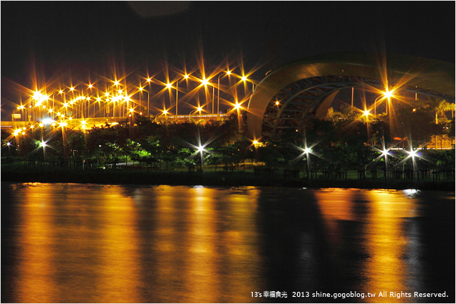 【台南旅遊景點】南科迎曦湖（南科黃絲帶）～人氣的新拍照、約會景點！《13遊記》