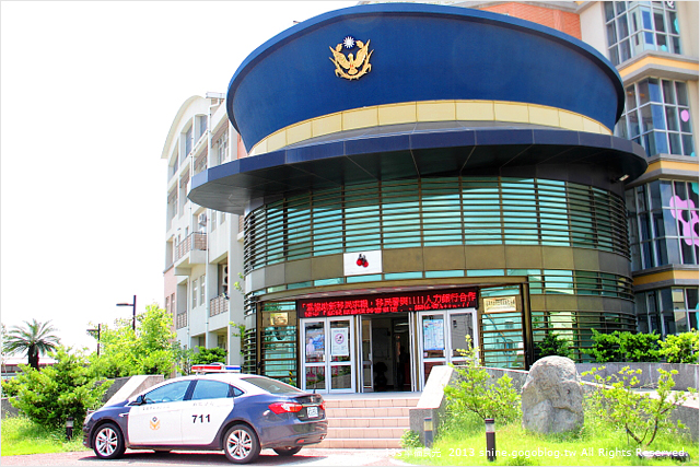《13遊記》台南另類景點～戴著巨人警帽的警察局「新化分局」